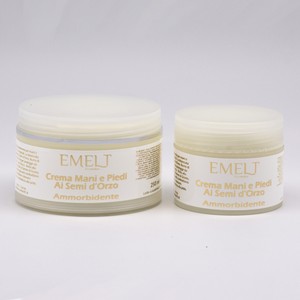 emelt - CREMA MANI PIEDI AMMORBIDENTE Coadiuvante cosmetico emolliente e nutriente specifico per mani e piedi, particolarmente secchi e sensibili